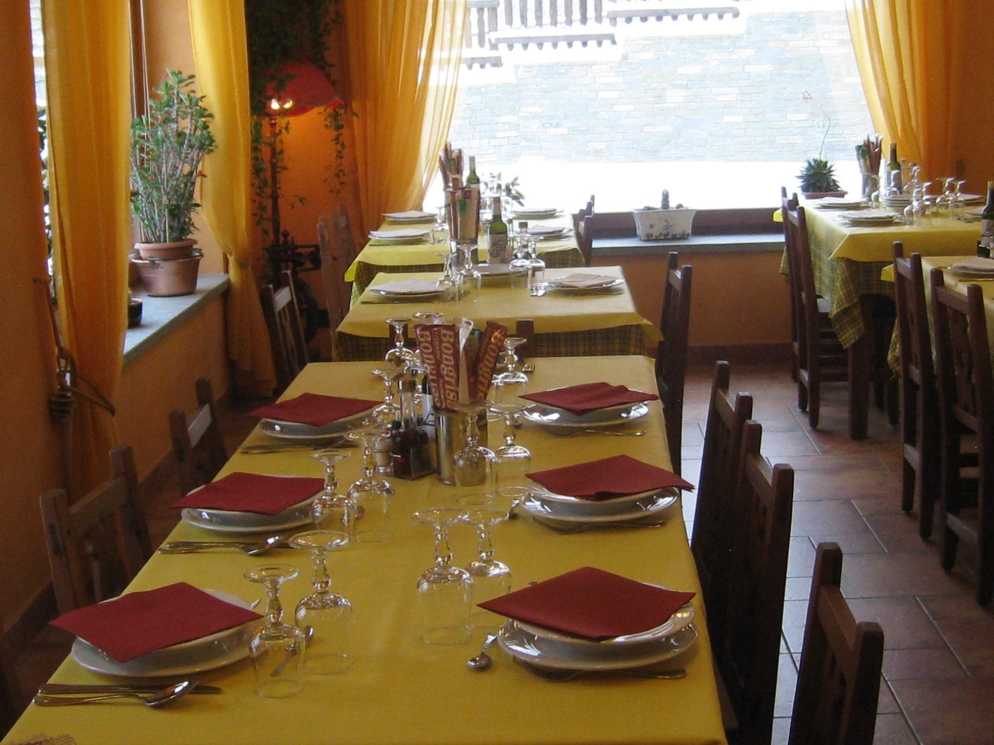 Hotel Villa Plinia Pragelato Exteriör bild