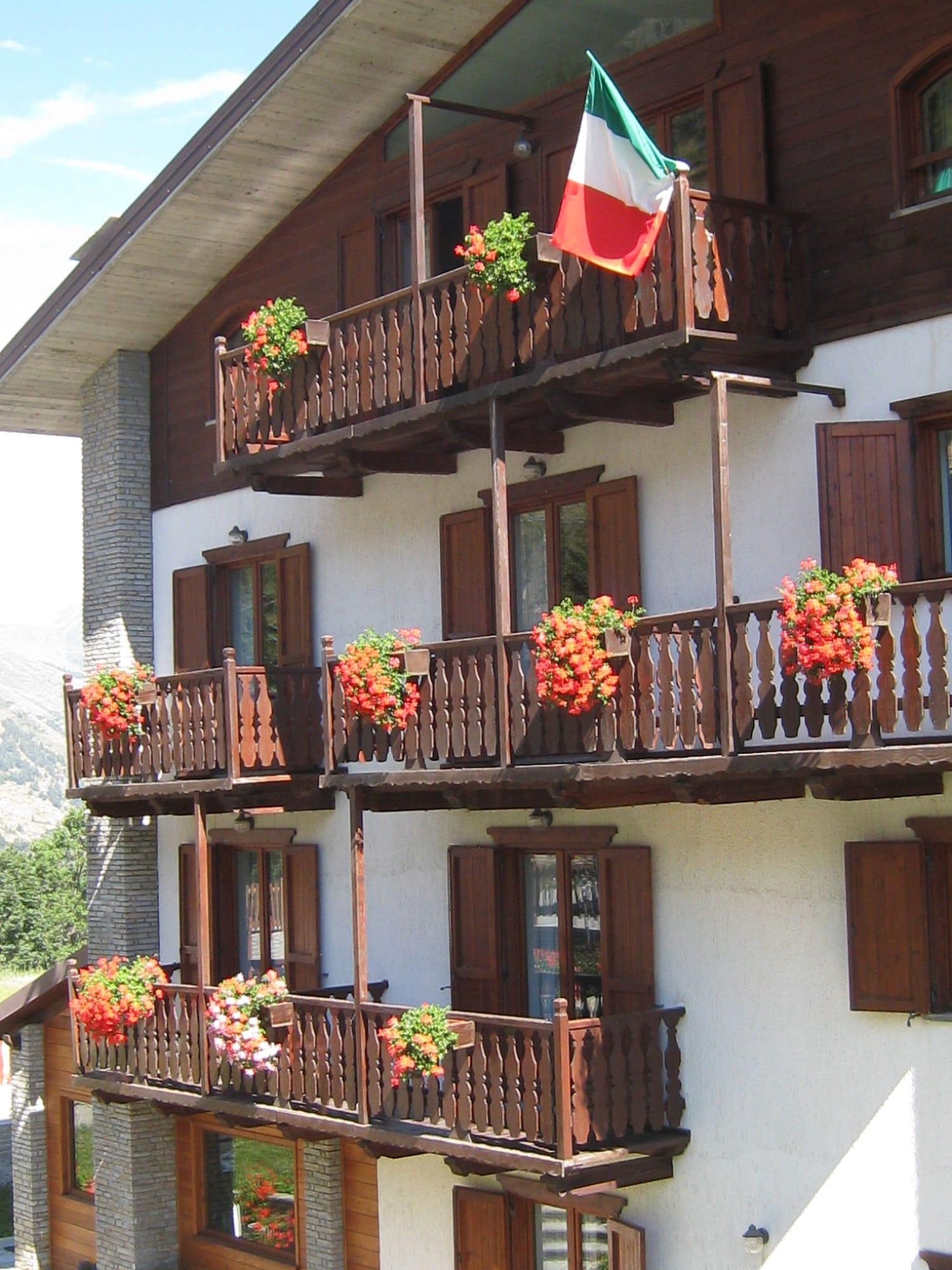 Hotel Villa Plinia Pragelato Exteriör bild