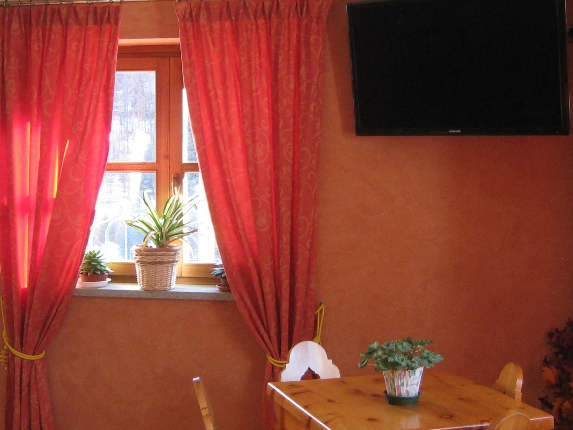 Hotel Villa Plinia Pragelato Exteriör bild
