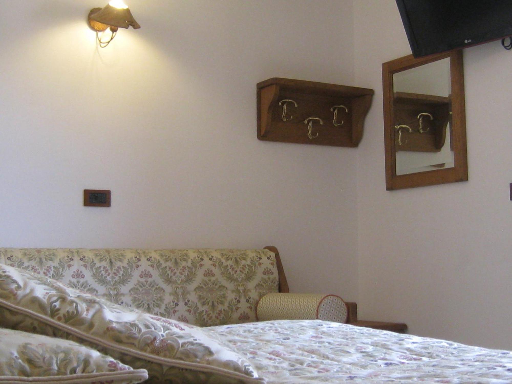 Hotel Villa Plinia Pragelato Exteriör bild