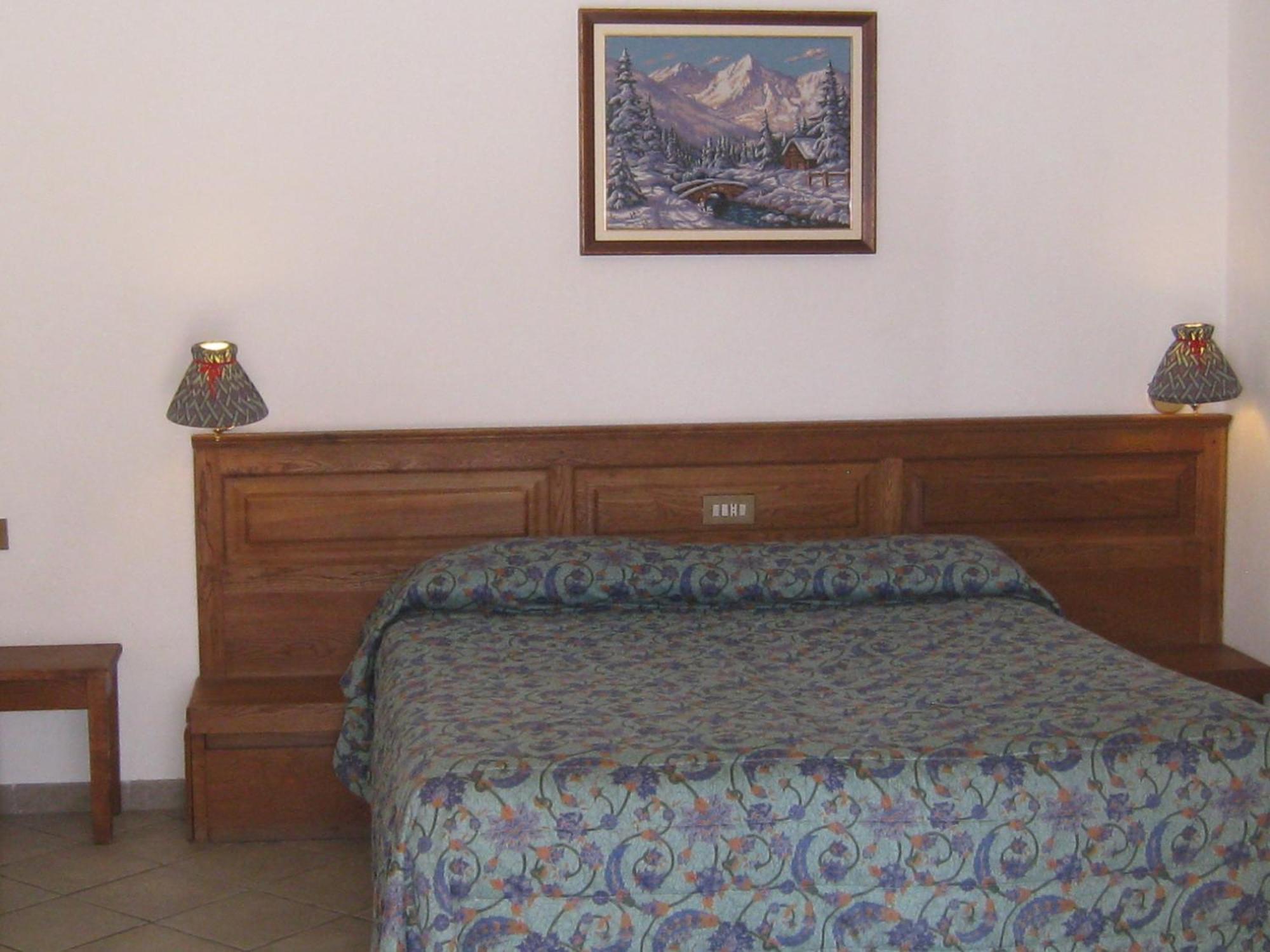 Hotel Villa Plinia Pragelato Exteriör bild
