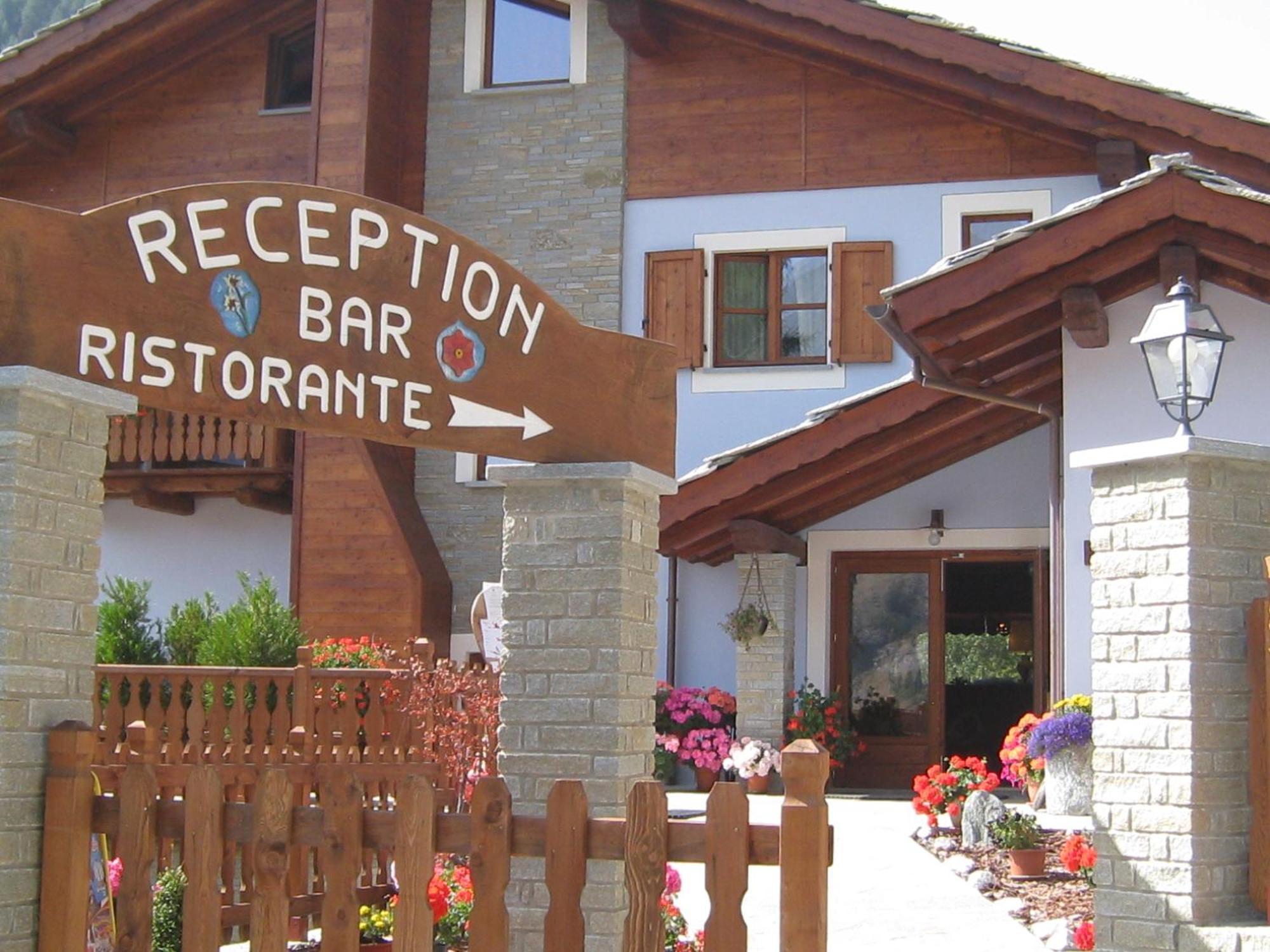 Hotel Villa Plinia Pragelato Exteriör bild