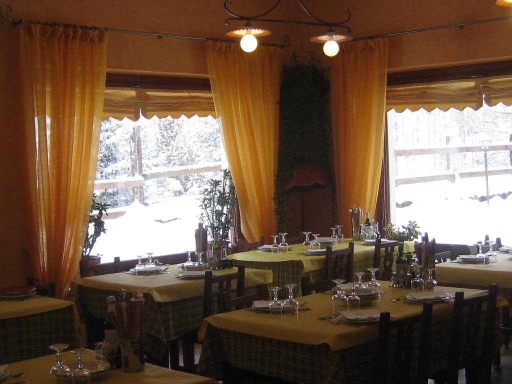 Hotel Villa Plinia Pragelato Exteriör bild